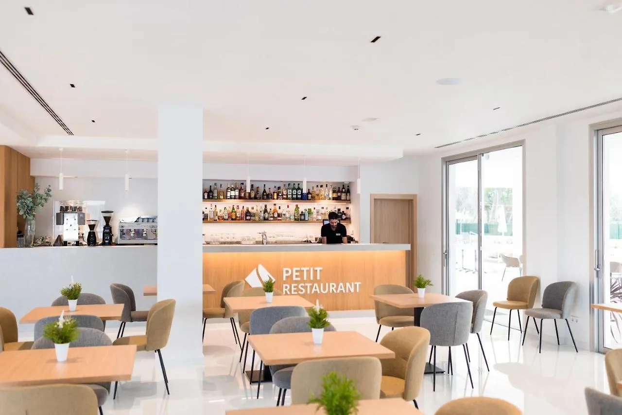 Hotel Petit Sagitario Adults Only Son Carrio